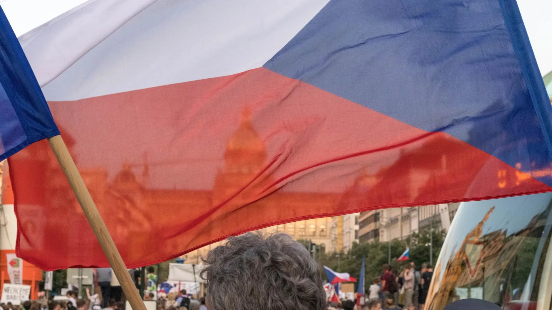 трахнул мертвую Притворилась мертвой. В Чехии украинец изнасиловал и засунул в мешок  15-летнюю девочку | 360.ru