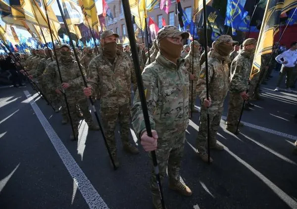 Участники марша националистов в Киеве в честь годовщины создания Украинской повстанческой армии*, 2020 год