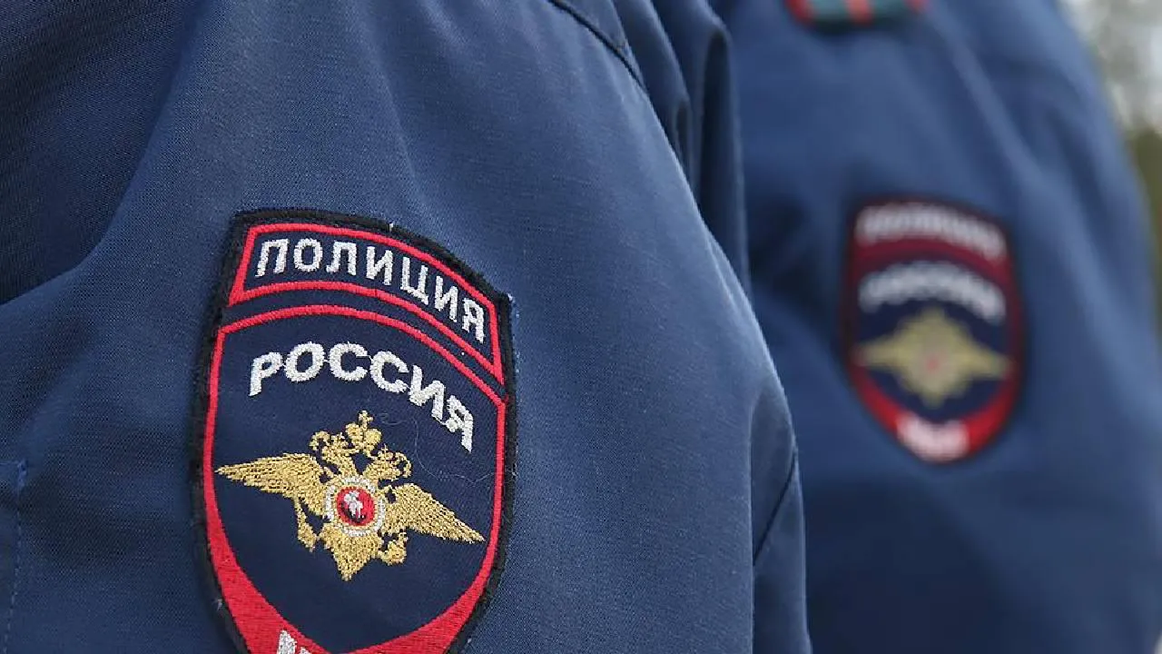 В Сахарово проходят обыски в Центре временного содержания иностранцев