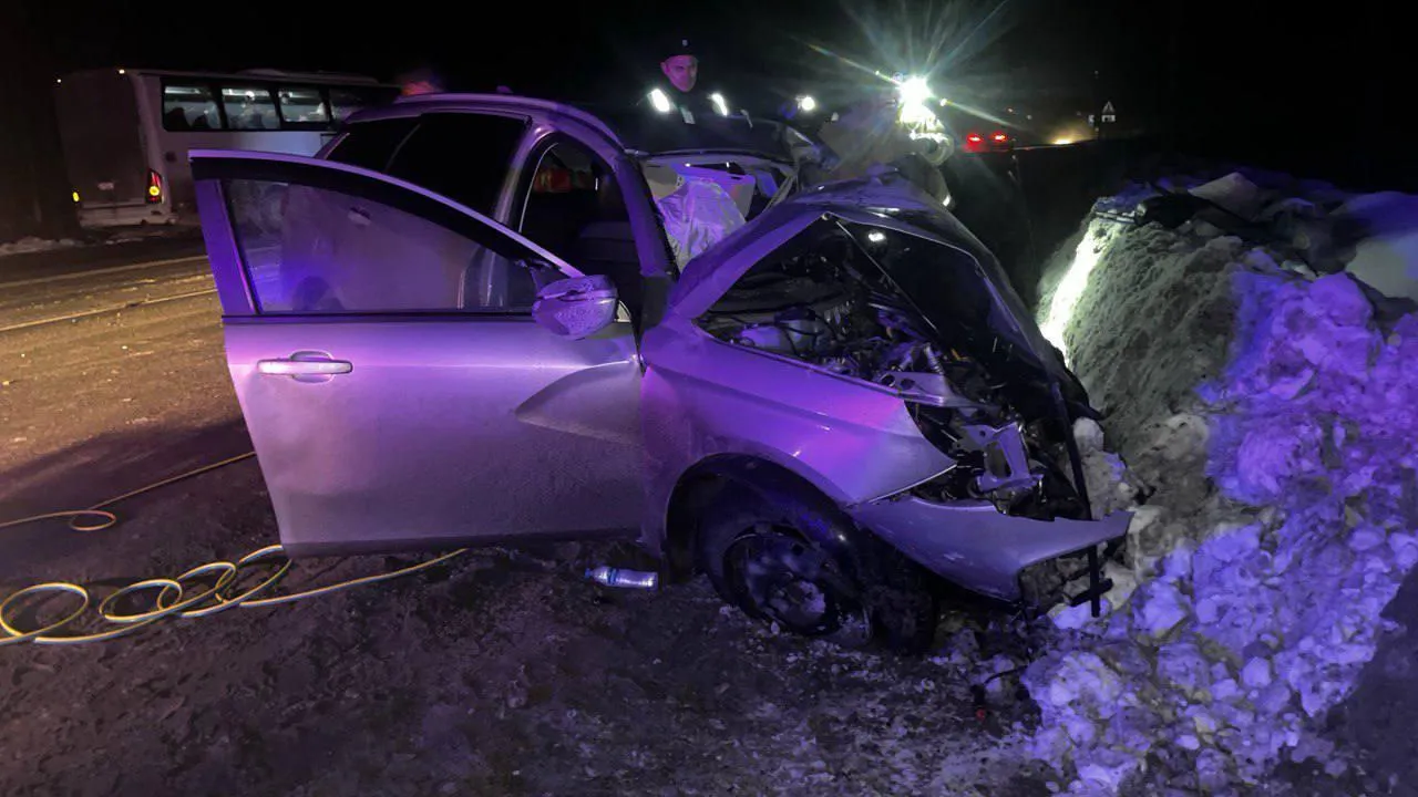 Страшное ДТП с легковушкой и фурой на Кубани: два человека погибли, четверо пострадали