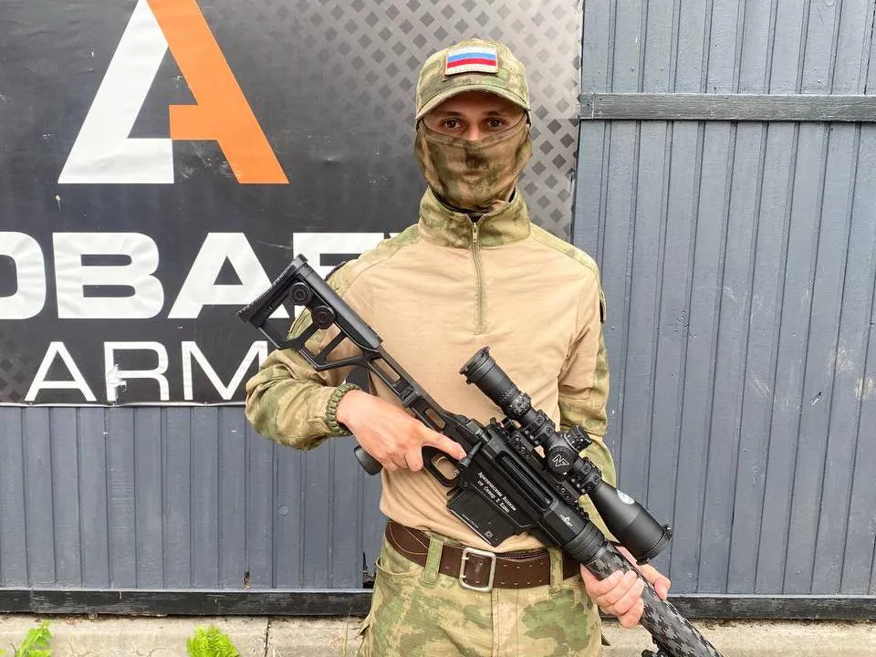 «Чуть не застрелил напарника»: российский снайпер рассказал, как с контузией сумел отбиться от атаки ВСУ