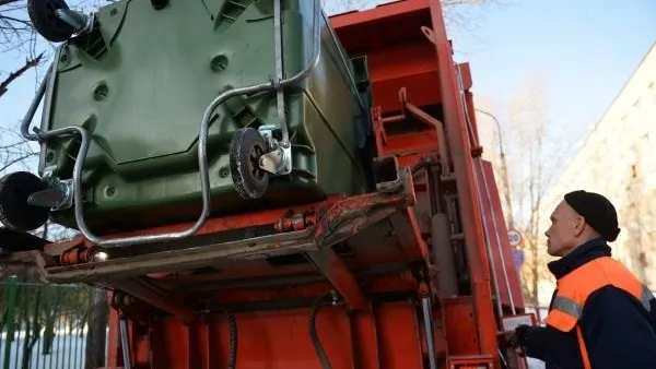 На 37 машин увеличат парк мусоровозов в Московской области