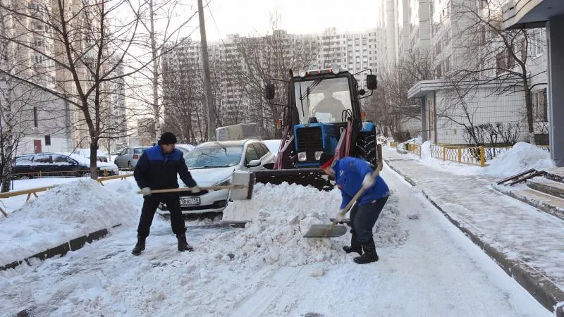 Тысячу кубометров снега вывезли из Реутова за сутки 