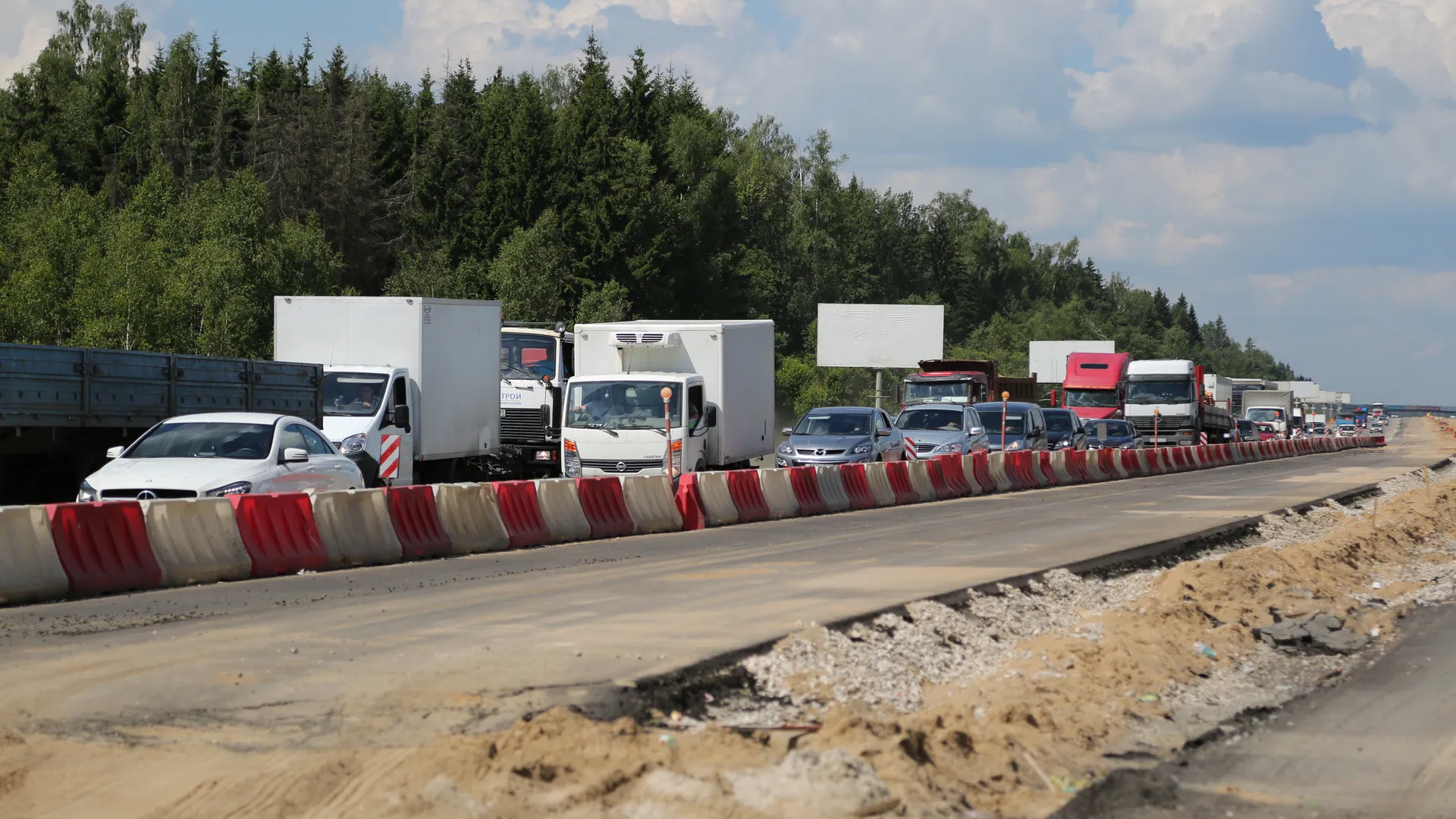 На въезде в ЯНАО начнут массовые рентгеновские досмотры автотранспорта