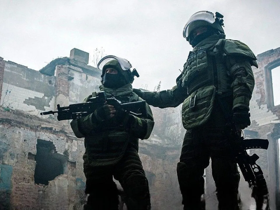 «Закрыли все окна и задыхались»: боец СВО раскрыл, как ему удалось пережить атаку с воздуха