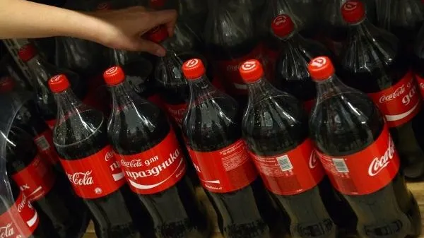В США газировку назвали причиной массового ожирения среди американцев