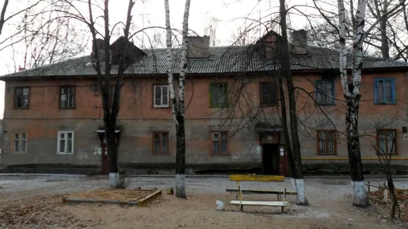 Дом с гниющими стенами отправили под снос в Поварово
