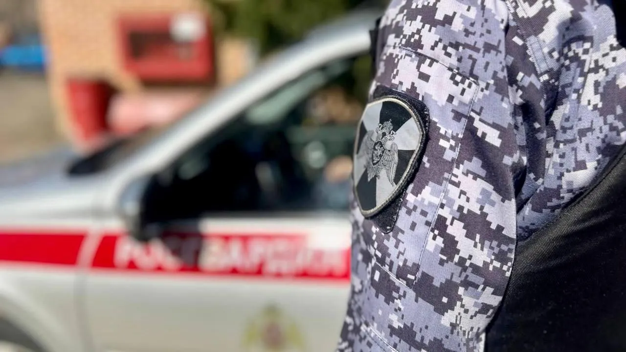 Брошенного 10-месячного ребенка обнаружили на улице в Химках