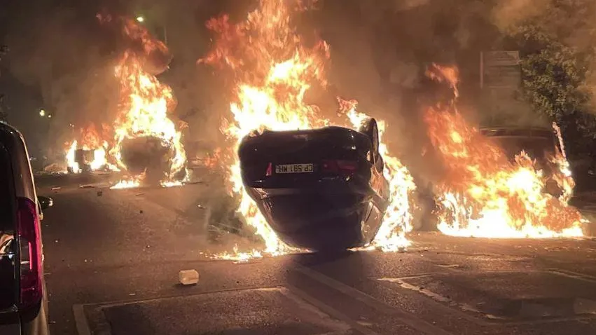 Массовые беспорядки во Франции