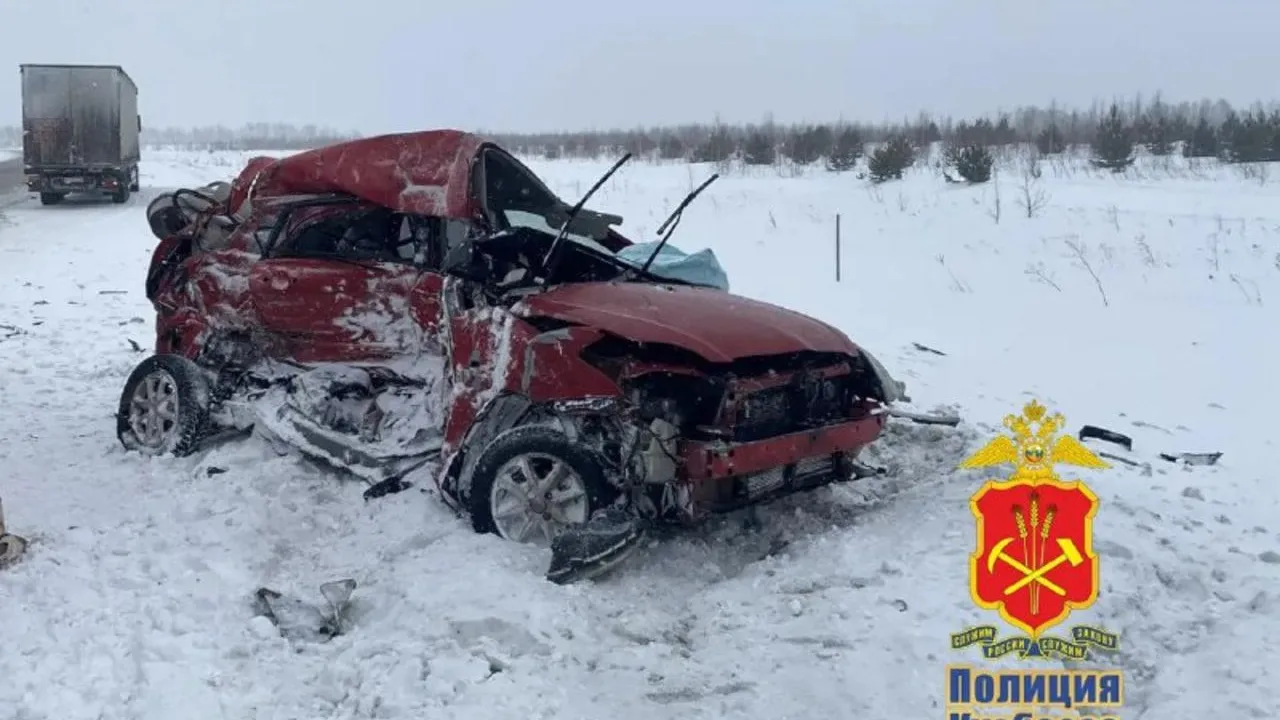 Трасса-могила: в жестком ДТП с автовозом погибли три человека, включая ребенка