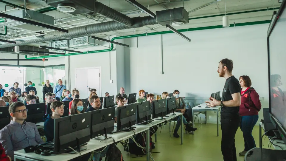 Фото: Колледж информационных и креативных технологий IThub