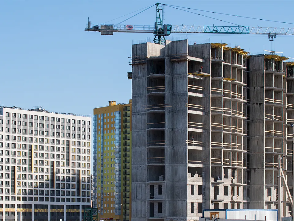 «Показатели стабильно растут»: экономист оценила планы Минстроя побить рекорд по вводу жилья