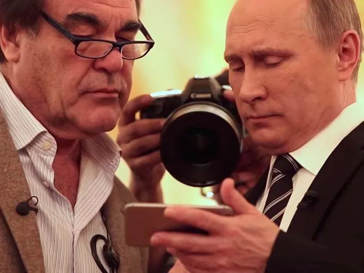 Стало известно, кто может снять документальный фильм о Путине