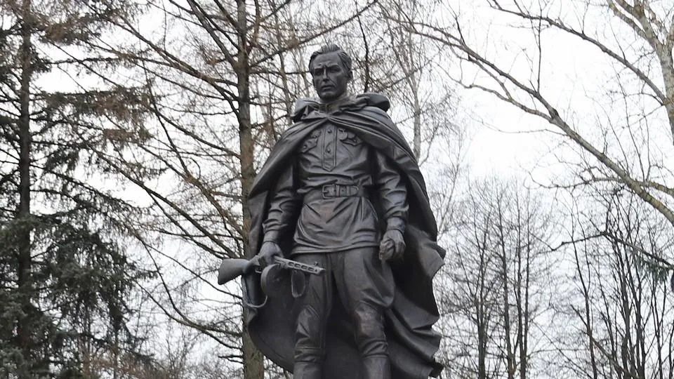 Александр Дрожжин