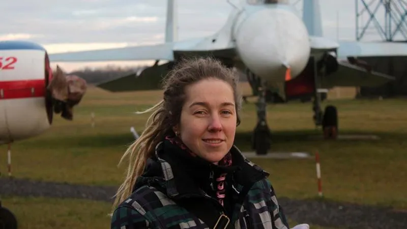 Авиахудожница из Подмосковья: о судьбоносном МАКСе, знакомстве с медведем и росписи целого завода 