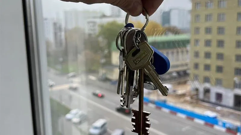 В Домодедове пятилетний ребёнок получил травму из‑за сброшенных с третьего этажа ключей