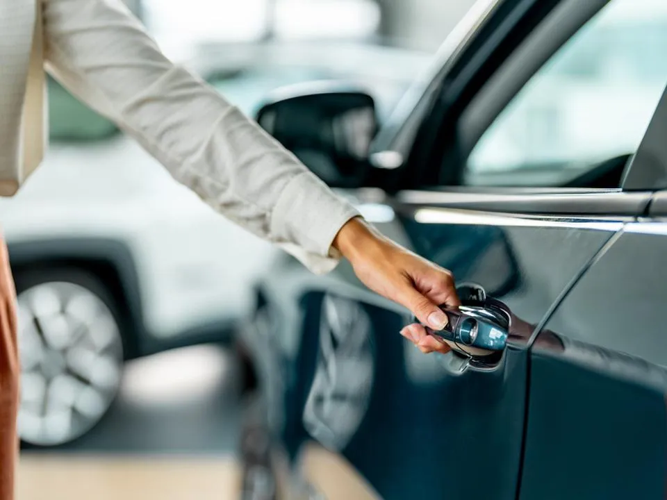 Цены пошли вниз: почему популярность «китайцев» с пробегом в Подмосковье выросла на 39,5%