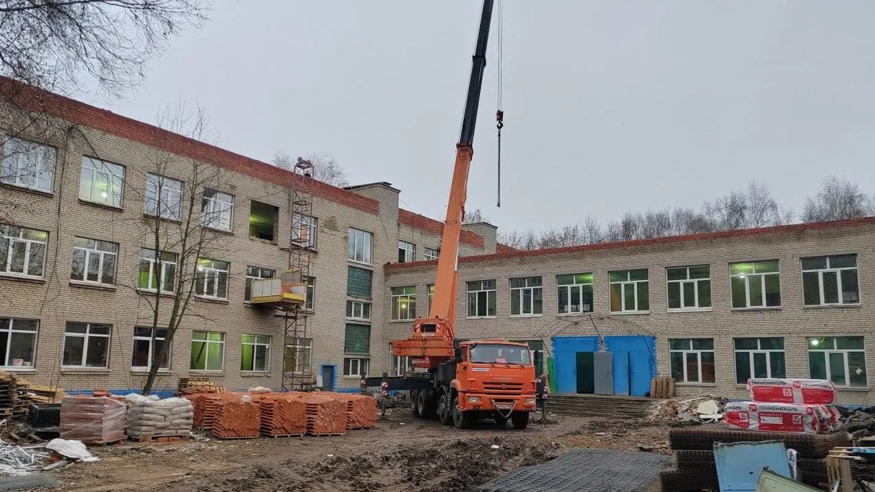 В Лобне начались отделочные работы в рамках капремонта школы им. Героя Советского Союза Борисова