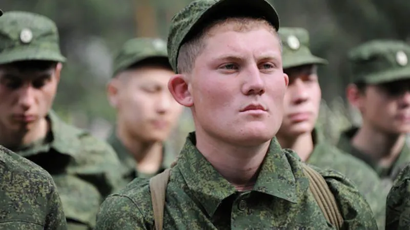 Резонно ли возвращать двухлетнюю службу в армии — мнение военного эксперта
