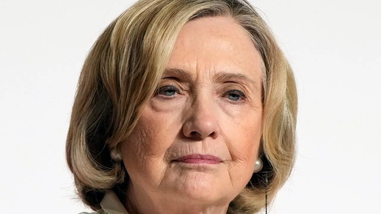 Клинтон считает, что в Израиле и Палестине необходимо сменить руководство