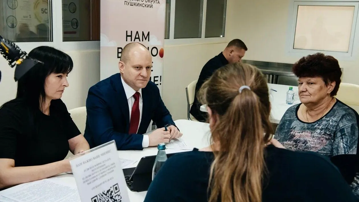 Более 30 жителей пришли на встречу с выездной администрацией в Ельдигино округа Пушкинский