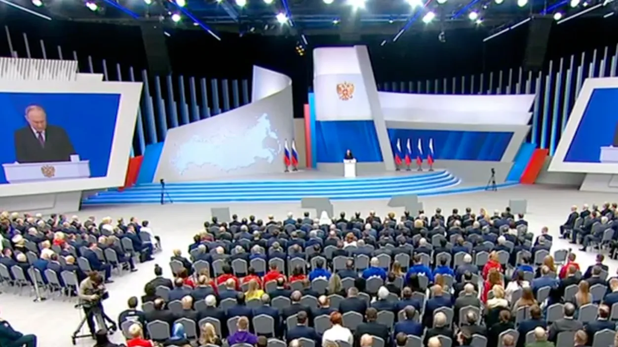 Кадр трансляции обращения Владимира Путина Федеральному собранию РФ