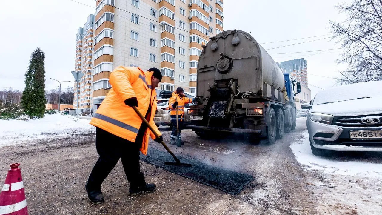 Почти десять тысяч ям отремонтировали на дорогах Подмосковья с начала ноября