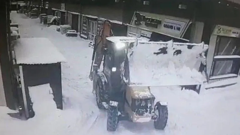 В Коломне завели дело после того, как водитель погрузчика задавил уборщика
