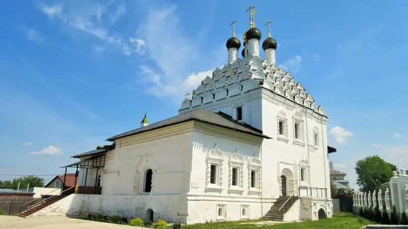 Два Никольских храма в Коломне