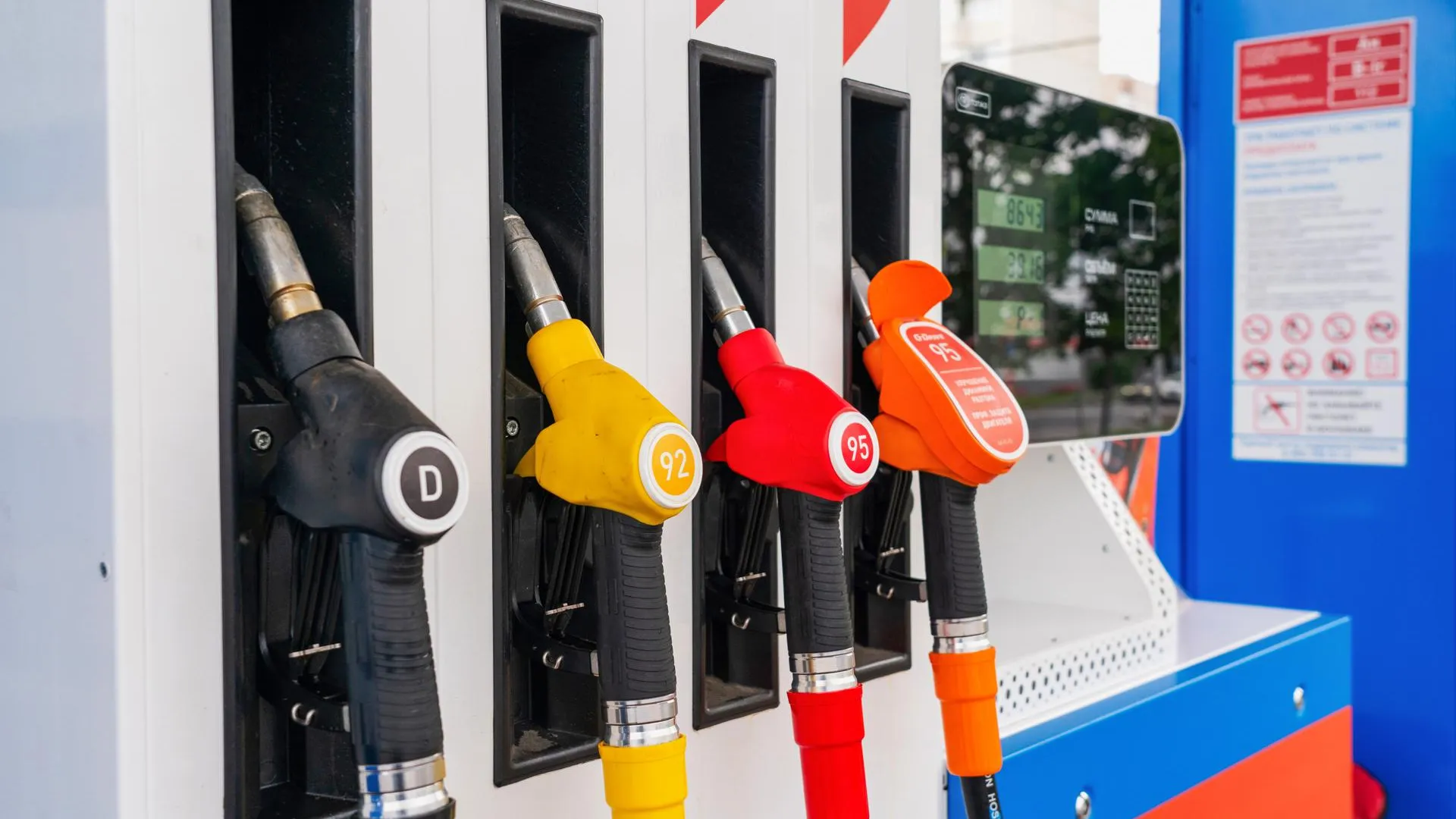 Эксперт объяснил рост цен на АЗС убытками частников из-за разницы в ценообразовании