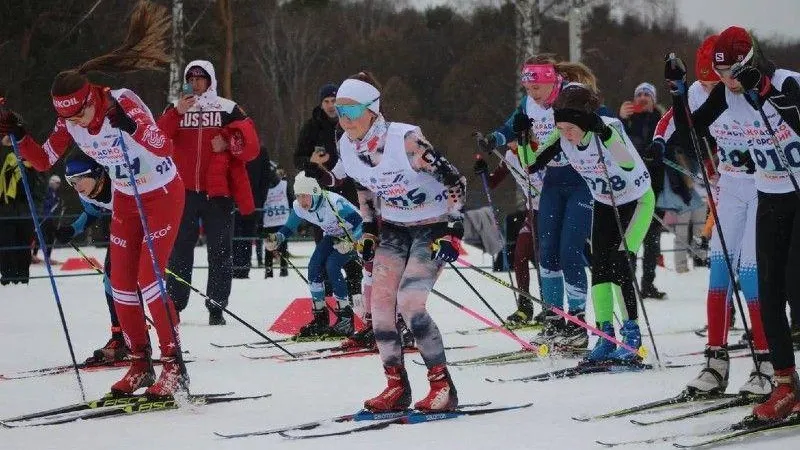 Около тысячи участников вышли на старт Красногорского лыжного марафона