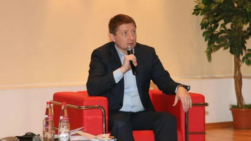 Нам важно, чтобы бизнес развивался. Хромов встретился с предпринимателями Дзержинского