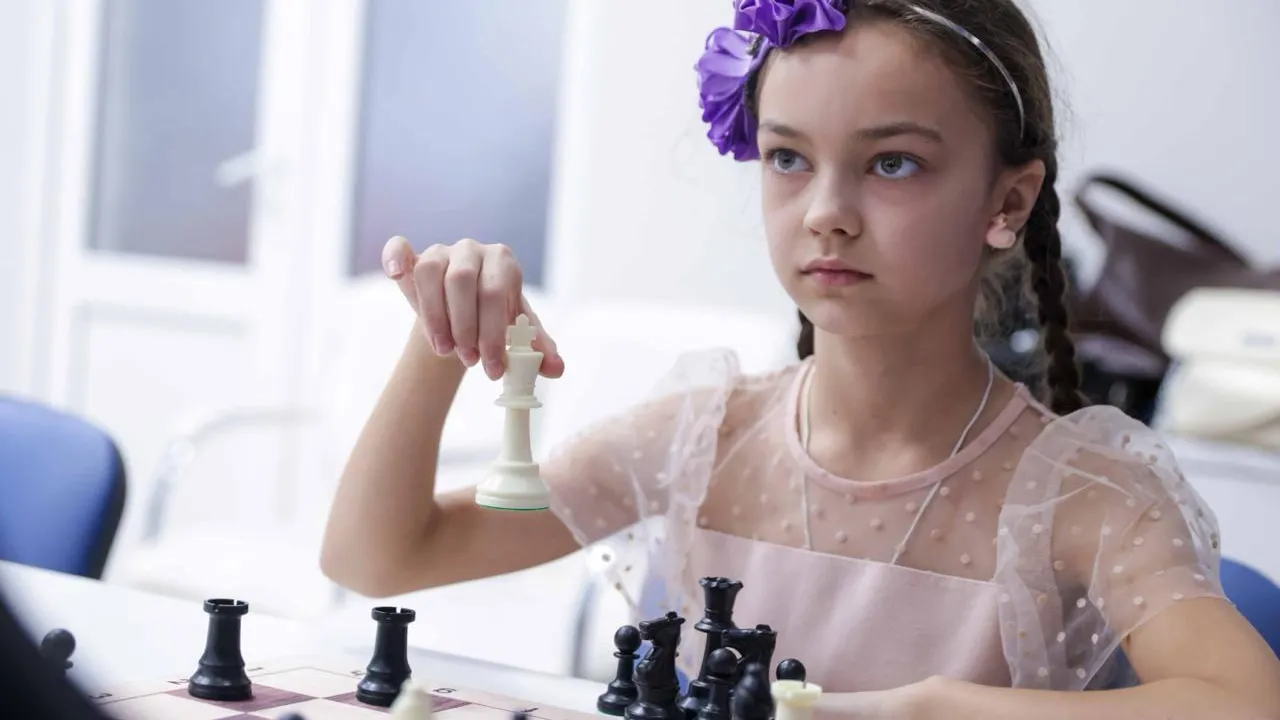 Блиц-марафон в Подольске: девочки и женщины сразились в шахматах за медали к 8 Марта