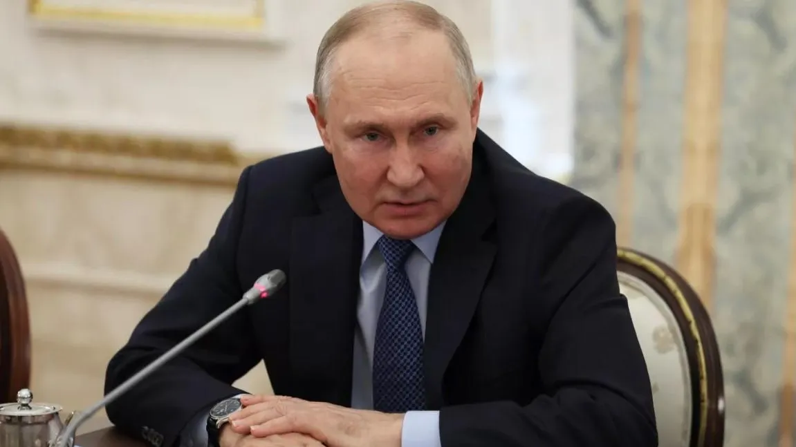 В Кремле заявили, что Путин готов к диалогу по Украине, но переговорам мешает позиция Киева
