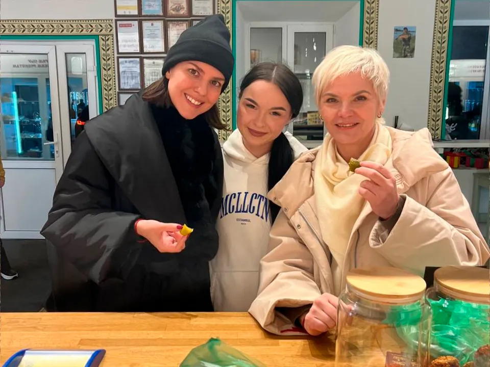 Лянка Грыу (слева) и Стелла Ильницкая (справа).&nbsp;Фото: личный архив Николая Иванова