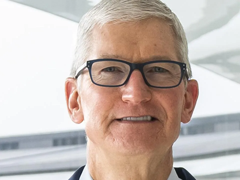 Тим Кук может уйти из Apple: кто займет место гендира, и к чему это приведет компанию