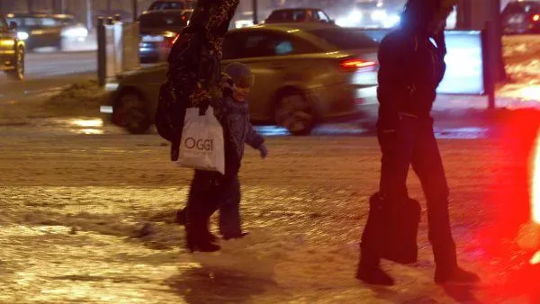 «Желтый» уровень опасности объявили в столичном регионе из-за метели и гололедицы