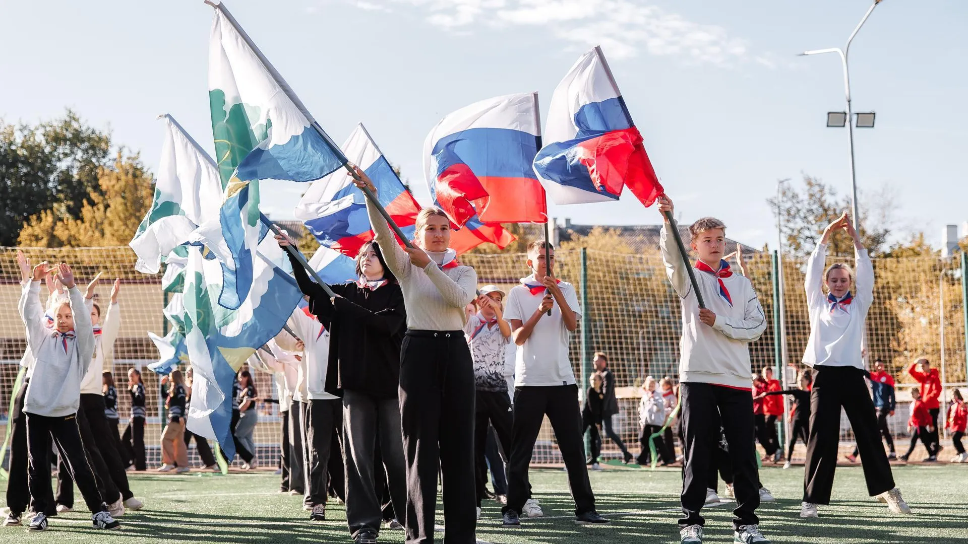 В Дубне открыли долгожданный спортивный стадион школы №1