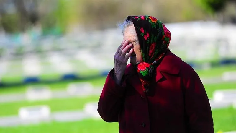Парочка из Чехова обокрала около больницы пожилую женщину, которой стало плохо