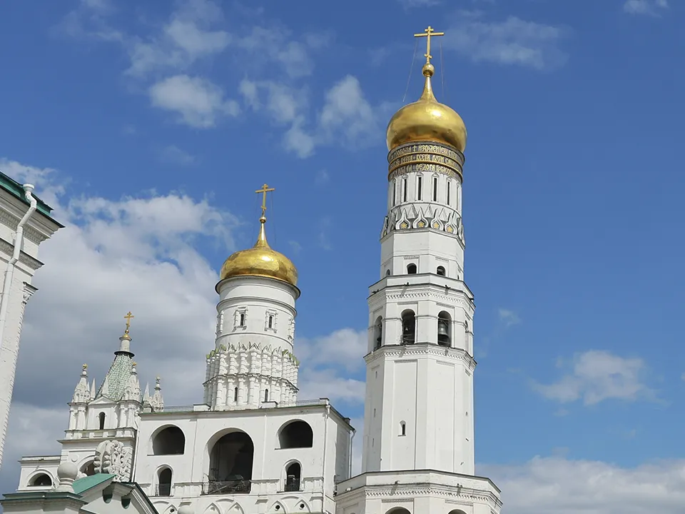 «Ритуалы с березой»: известный эзотерик рассказала, как в Троицу очистить дом от нечистой силы