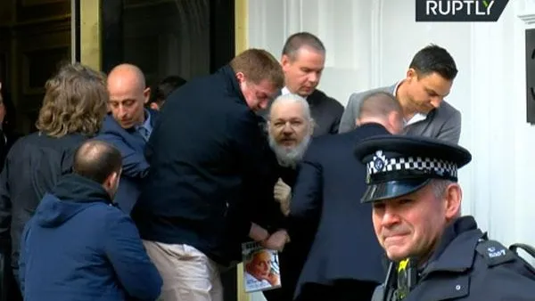 Джулиан Ассанж подвергался психологическим пыткам