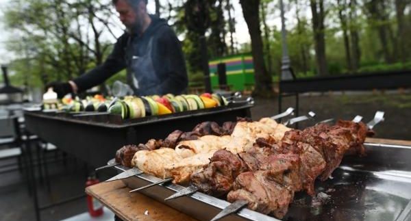 Преподаватель Джабакова: при разморозке мяса в воде размножится сальмонелла