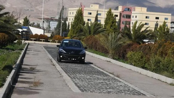 Испытание автомобилей перед отгрузкой на территории совместного сирийско-иранского автомобильного завода SIAMCO в пригороде Дамаска