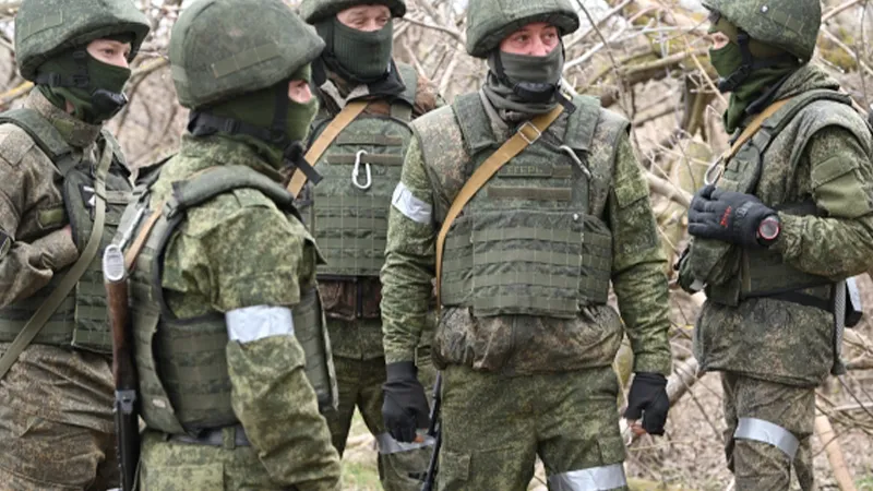 «Настроение у парней бодрое»: ветеран ВДВ хочет сделать для бойцов СВО полевые бани