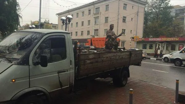 Памятник группе «Любэ» установили в Люберцах