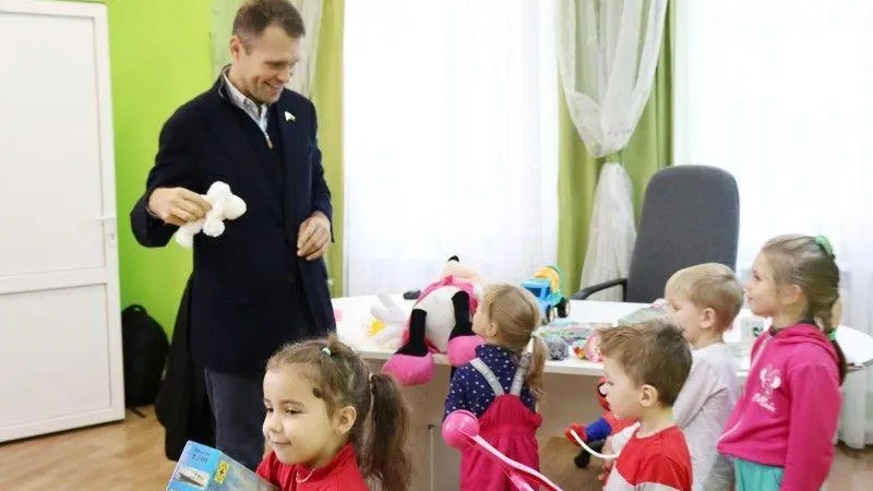 Никита Чаплин: мы должны уделять особое внимание детям Донбасса, воспитывать в них любовь к России