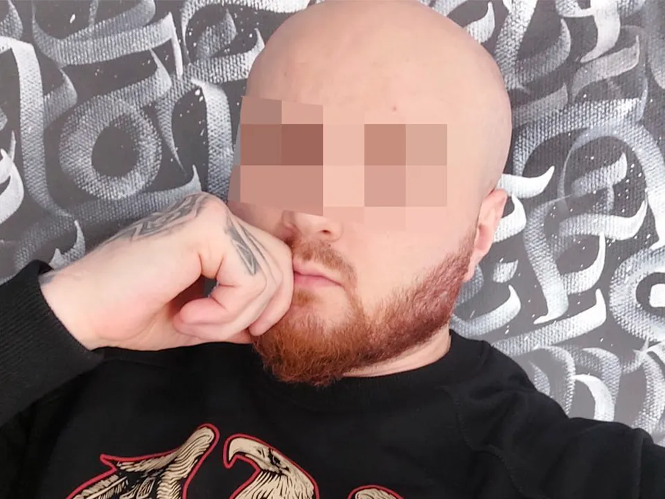 «На теле много прочей нацистской атрибутики»: полицейский о тату-мастере, на которого возбудили УГ за свастику на ноге