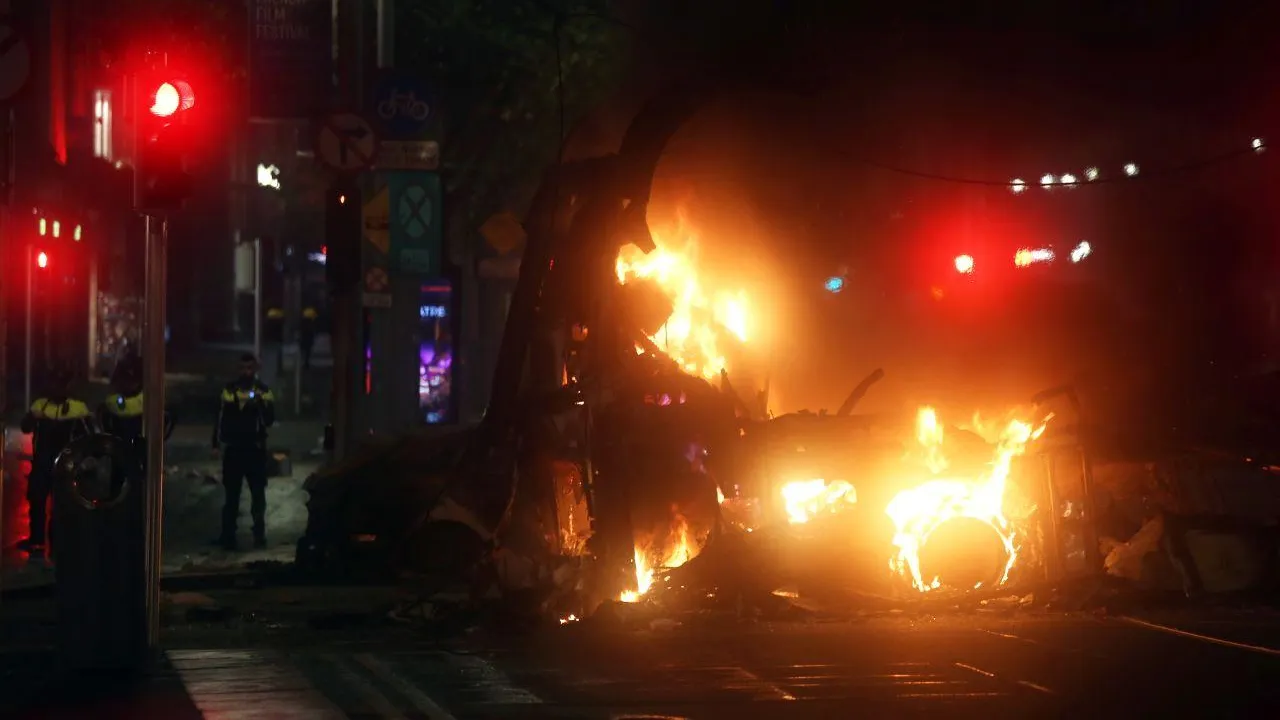 В Дублине поножовщина возле школы переросла в массовые беспорядки