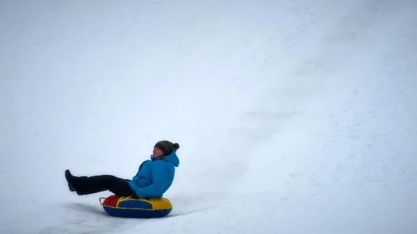 На Камчатке автоледи задавила девушку, которая каталась на «ватрушке»