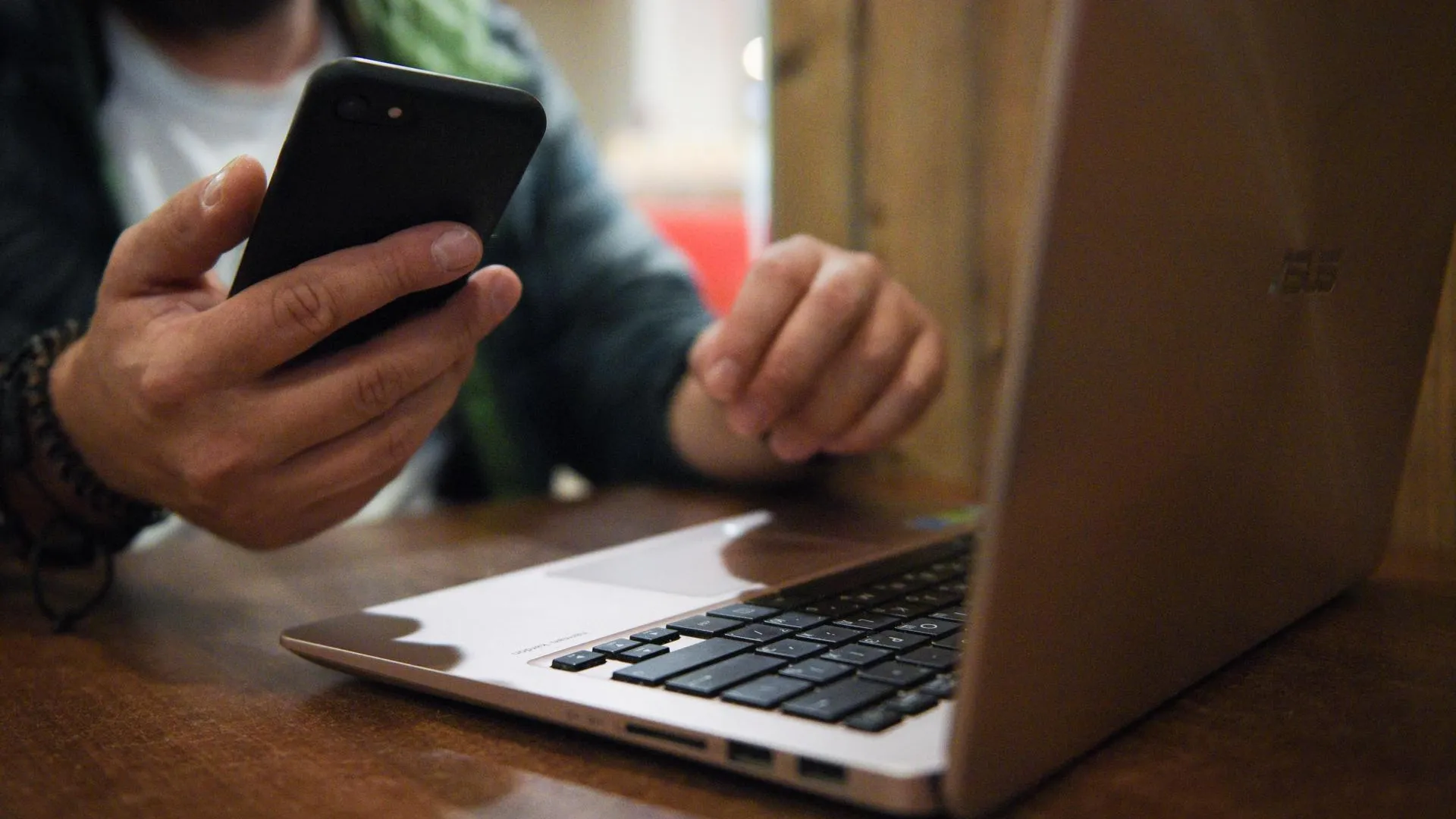 Эксперт по кибербезопасности Потехин заявил, что игры-кликеры отнимают много времени и почти не приносят прибыли